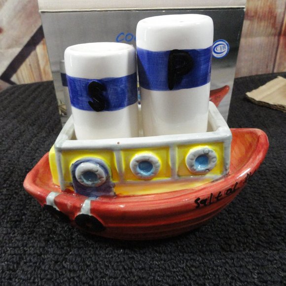 Coastal Elements Tug boat Salt & Pepper set~NIP~Detailed nautical theme~ - Picture 2 of 5